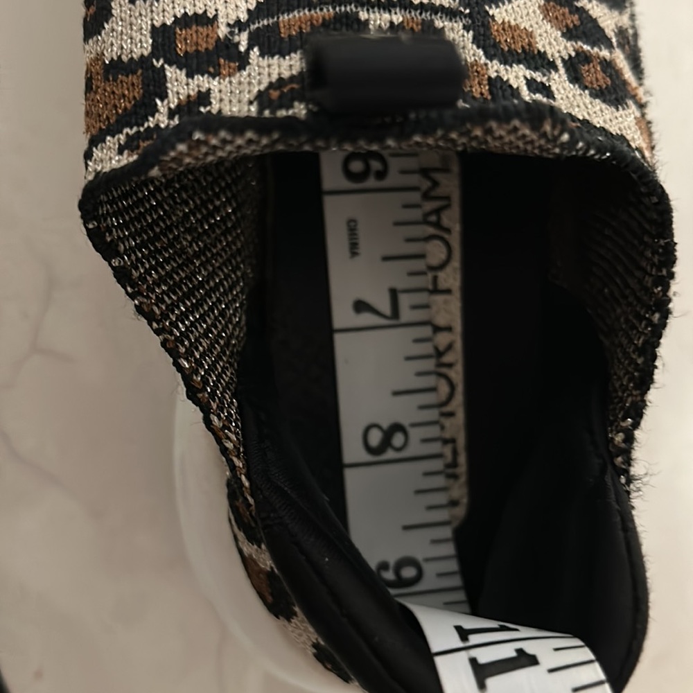 Sketchers Air Cooled Memory Foam Sneaker - image 8